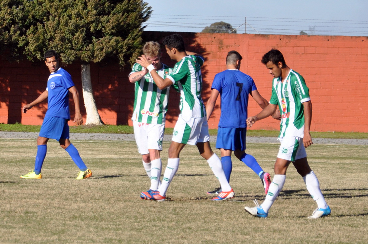 Ju goleia Estrela pela Copa Serrana