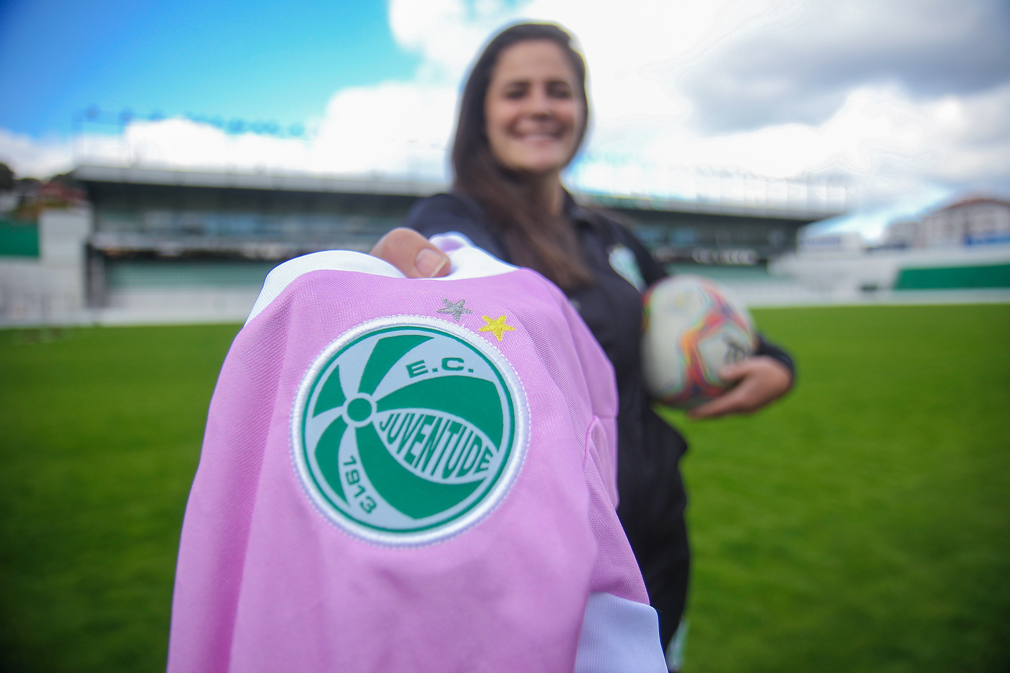 Juventude inicia processo de reativação do Departamento de Futebol Feminino