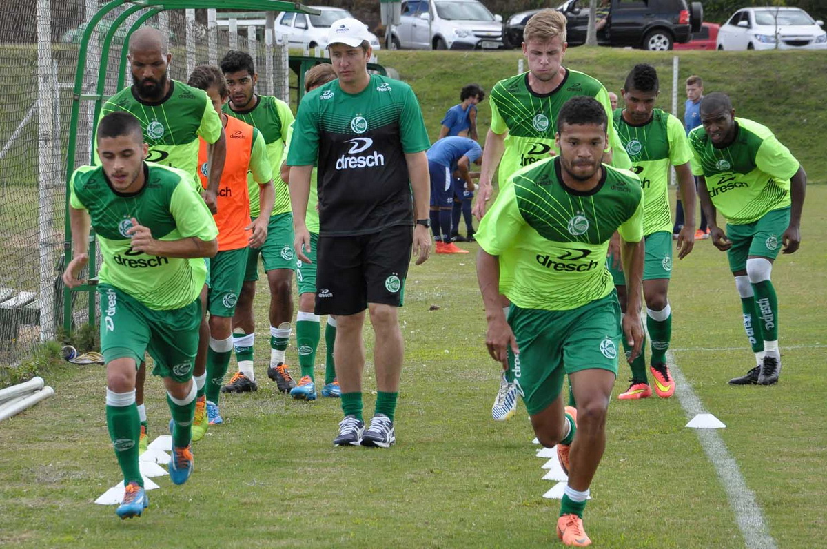 Ju segue em ritmo intenso de treinamento