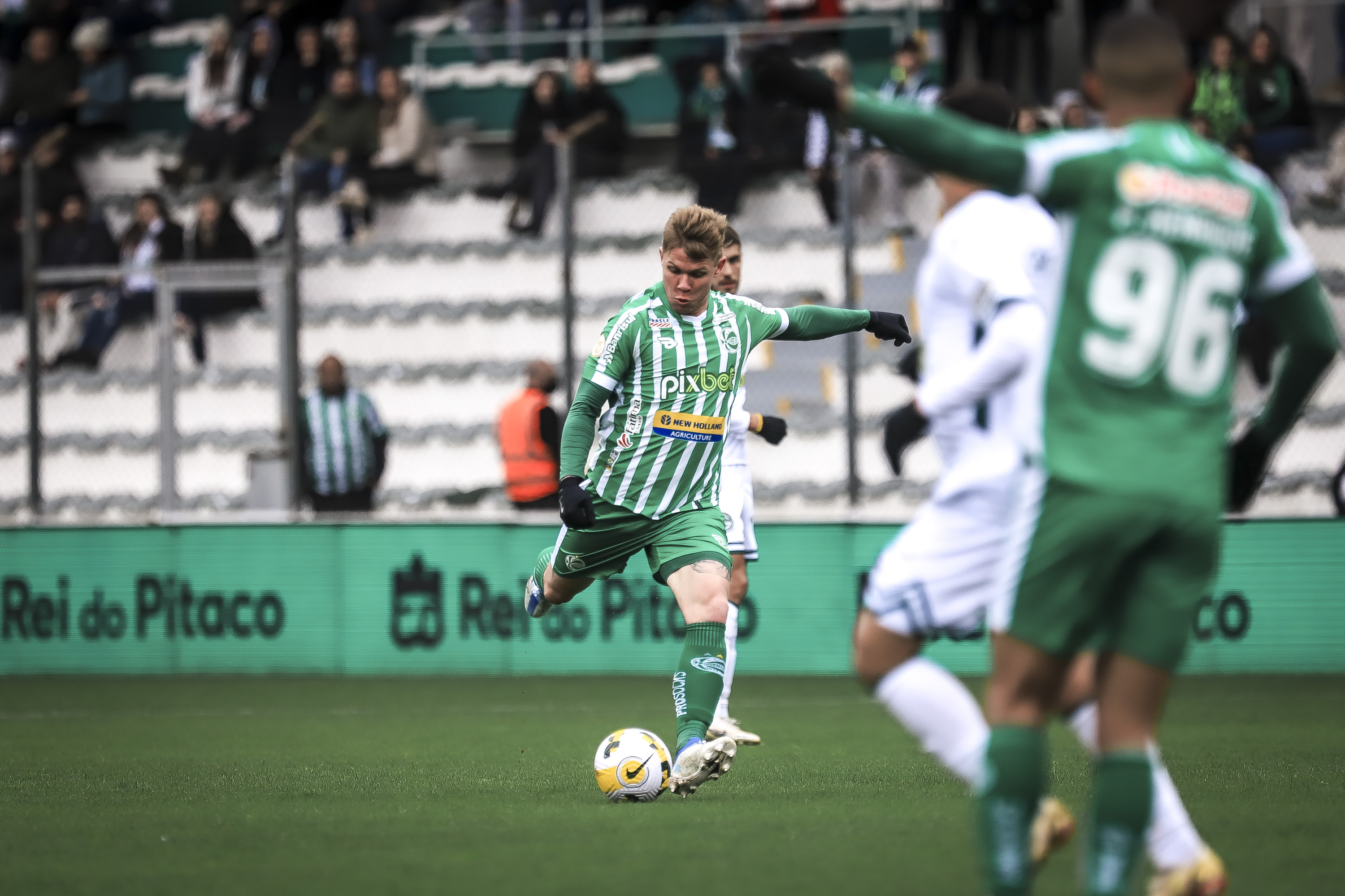 Juventude é melhor, pressiona, mas fica no empate sem gols contra o Goiás