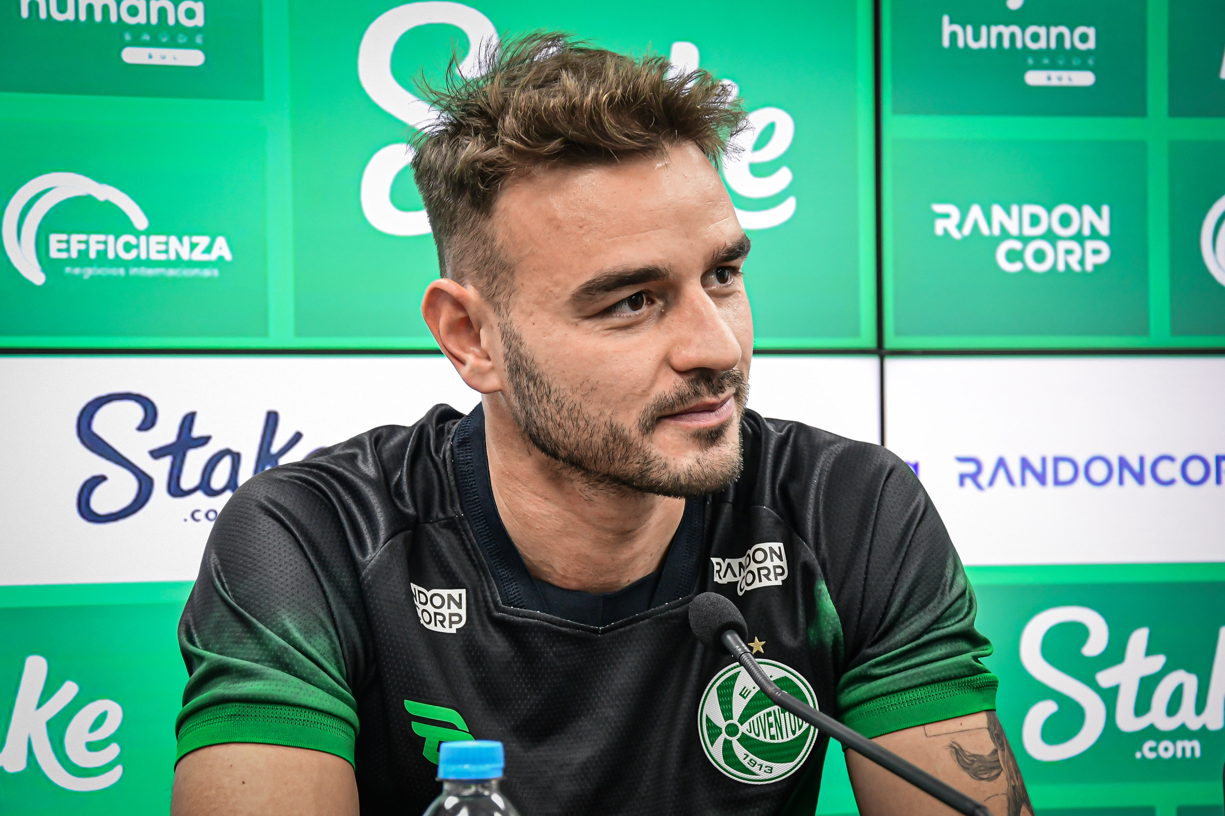 Juventude apresenta oficialmente o goleiro Gabriel