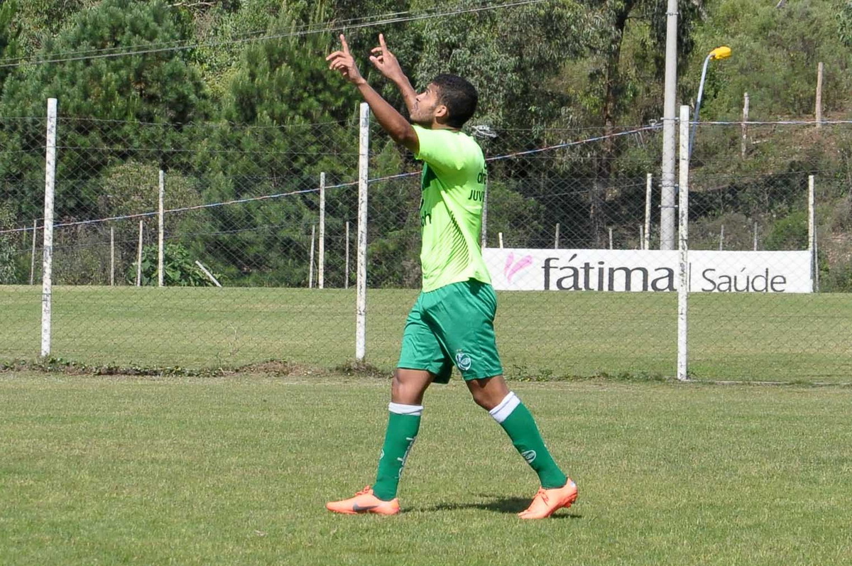 Ju vence mais um teste antes do Gauchão