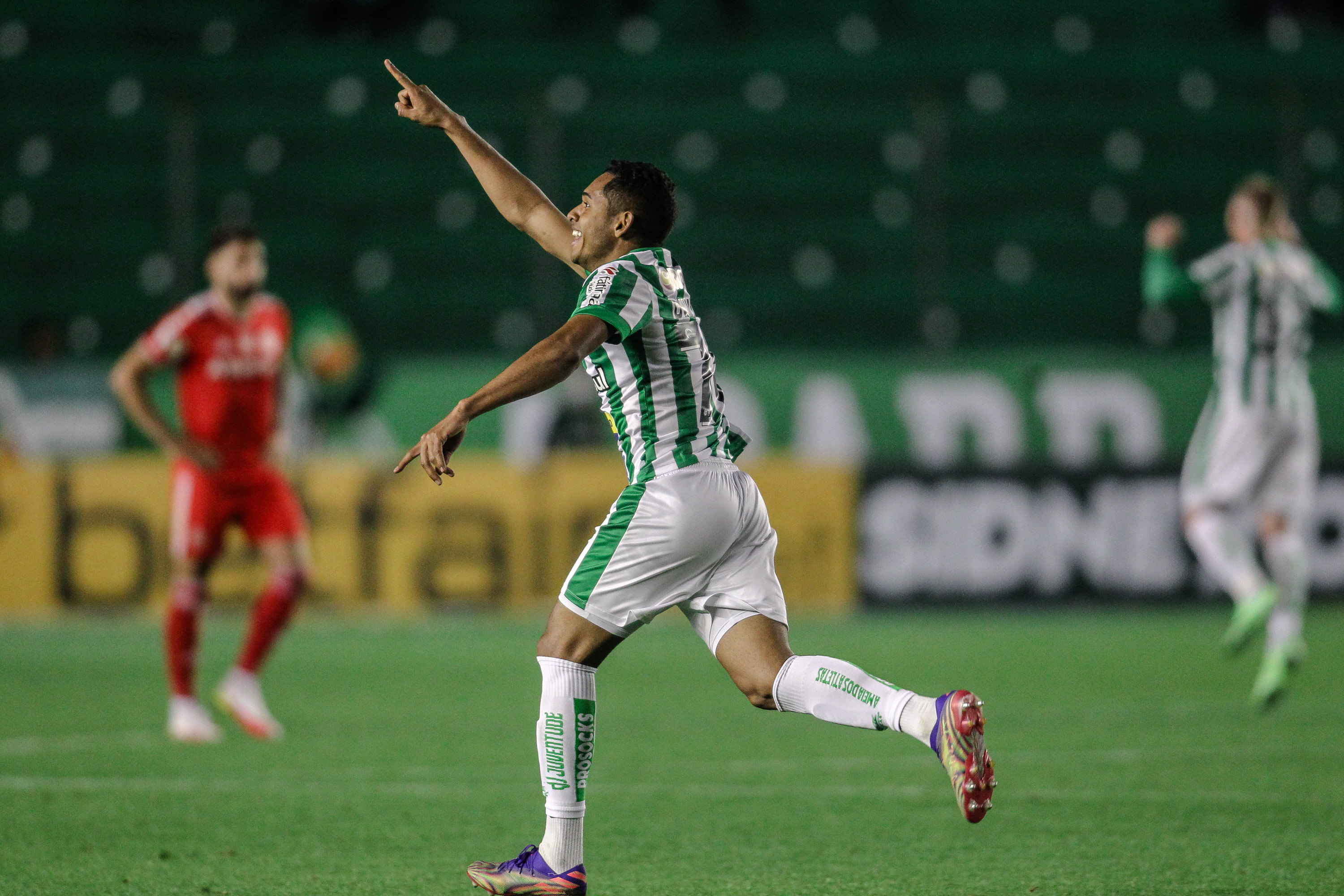 Ju se impõe no Jaconi e vence o Inter pelo Brasileirão
