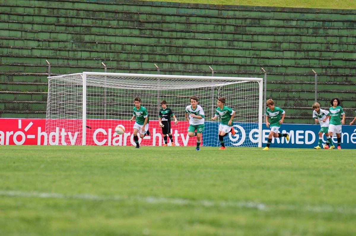 Escola de Futebol realizou amistosos no último final de semana