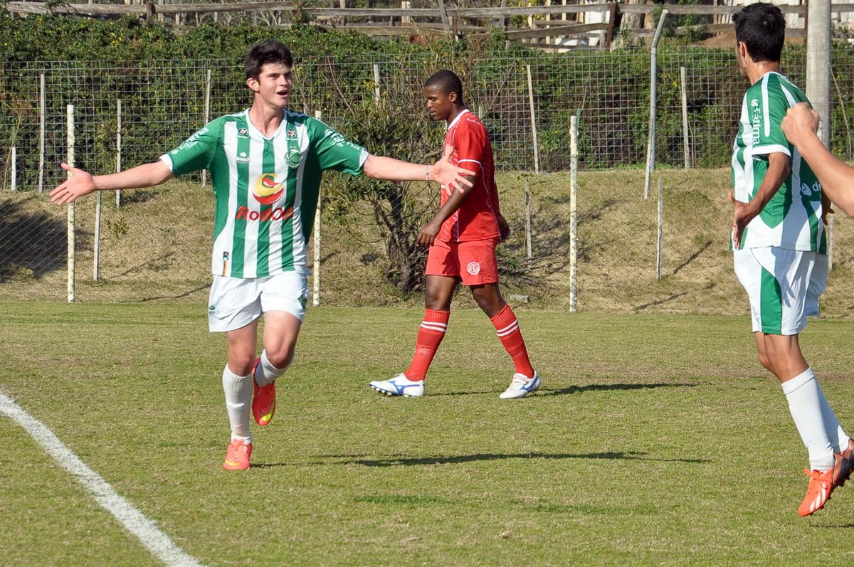 Juvenil do Ju está nas quartas de final do Gauchão