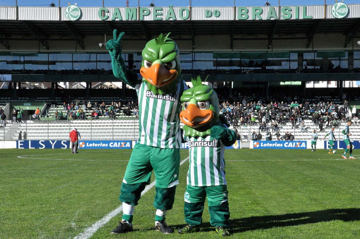 Papinho é apresentado à torcida Jaconera