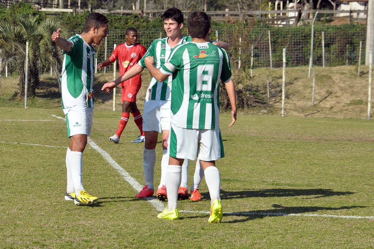 Sub-17 está nas semifinais do Gauchão