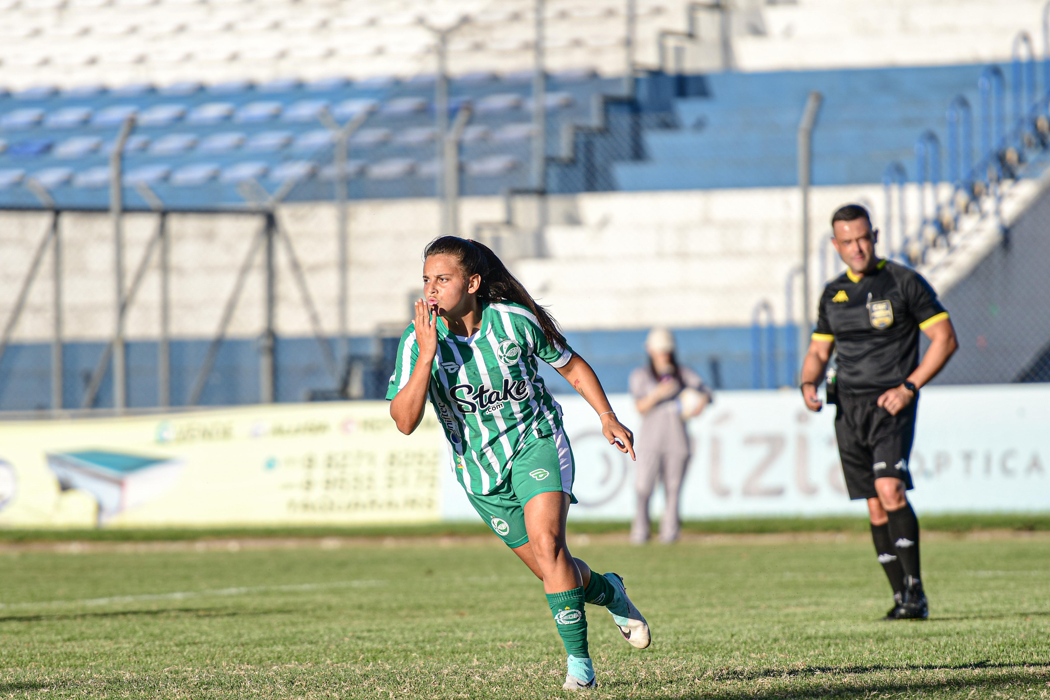 100%!! Gurias do Ju vencem Taubaté-SP e assumem liderança da tabela da Série A-2