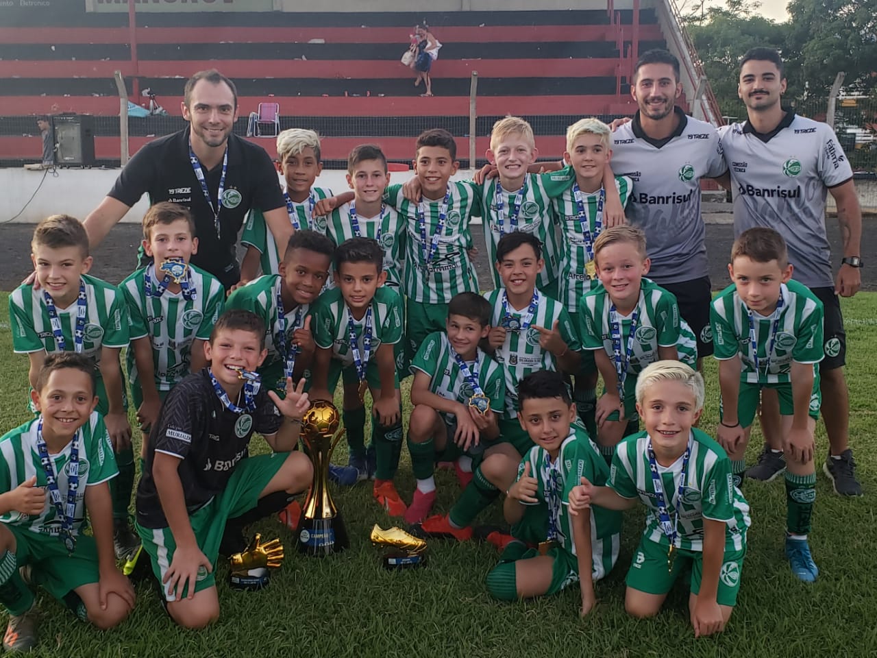 Ju sub-11 e sub-15 são campeões invictos da Copa Maravilha