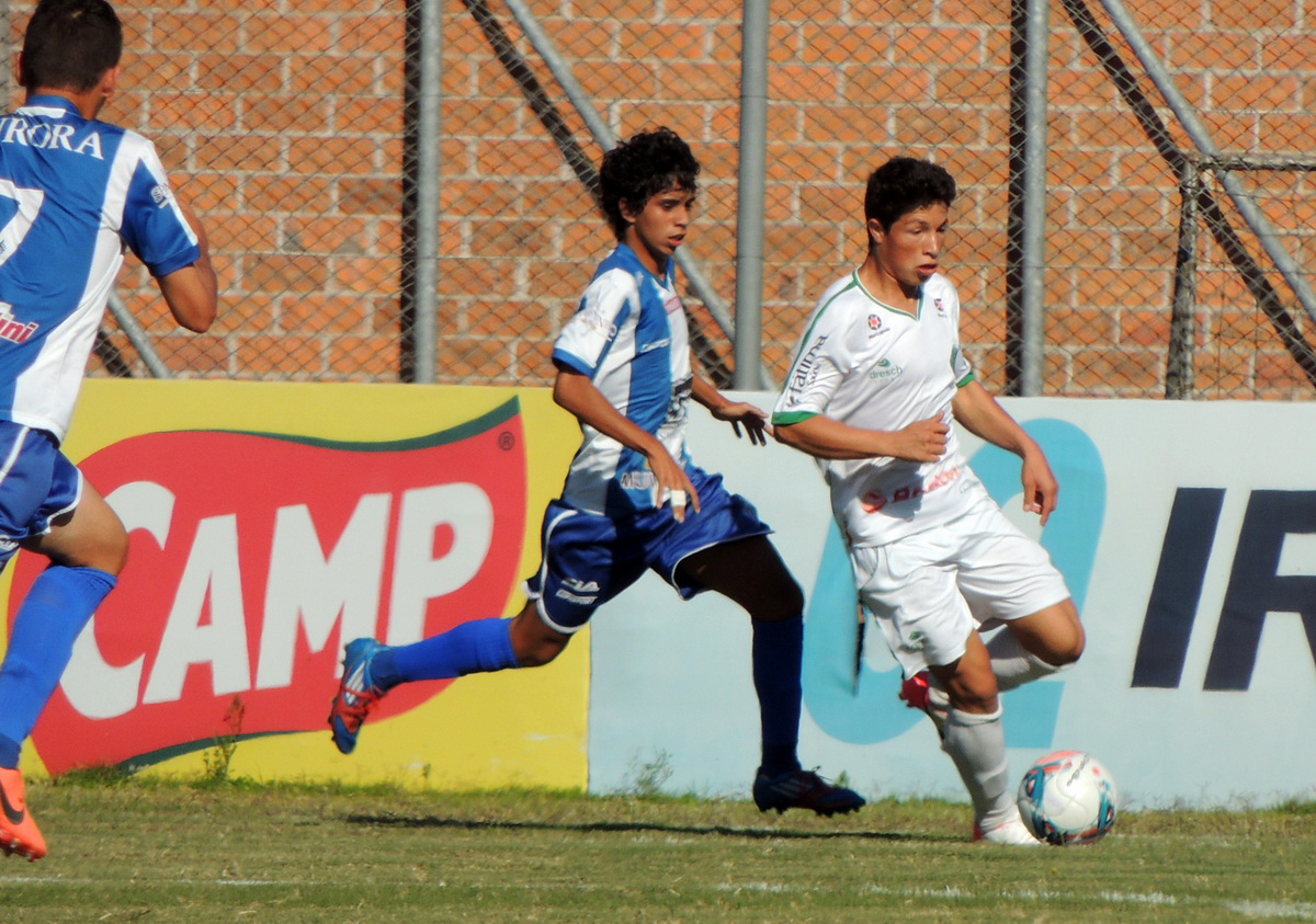 Sub-17 garante mais uma vitória na Copa FGF