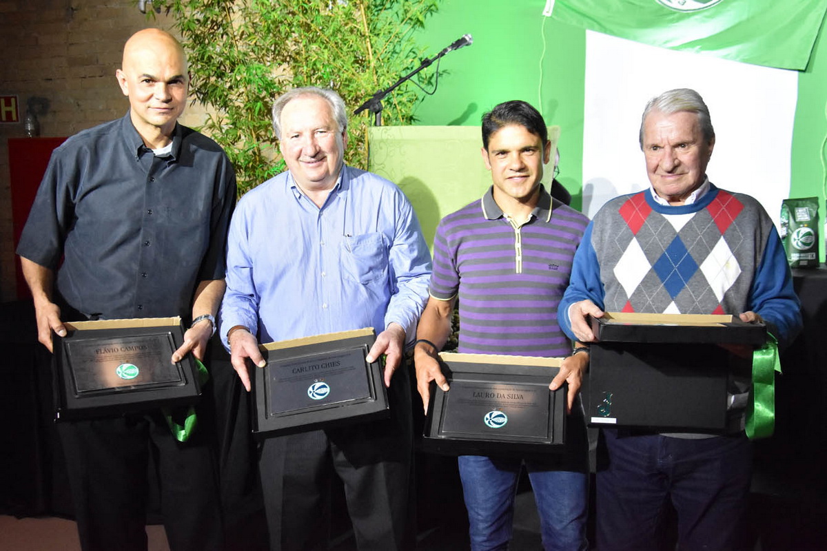 Quatro personagens da história alviverde são homenageados