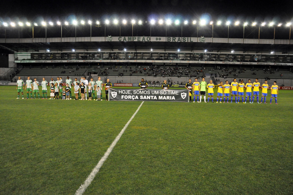 Minuto de absoluto silêncio no Jaconi