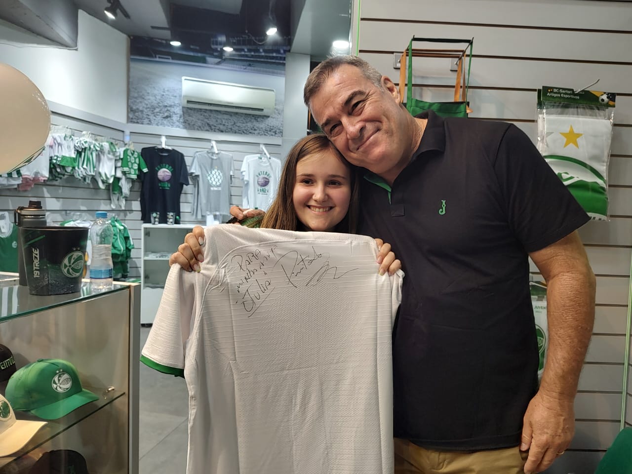 Páscoa Solidária: Técnico Pintado marca presença no encerramento da ação, na Nação Jaconera