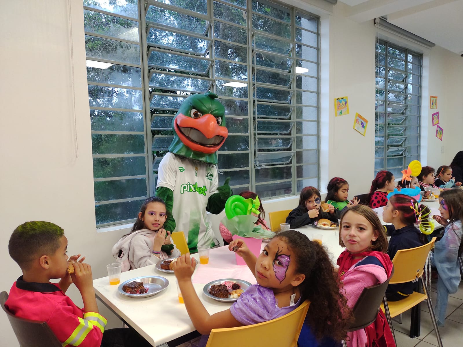 Juventude e Jardelino Ramos promovem ação de Dia das Crianças
