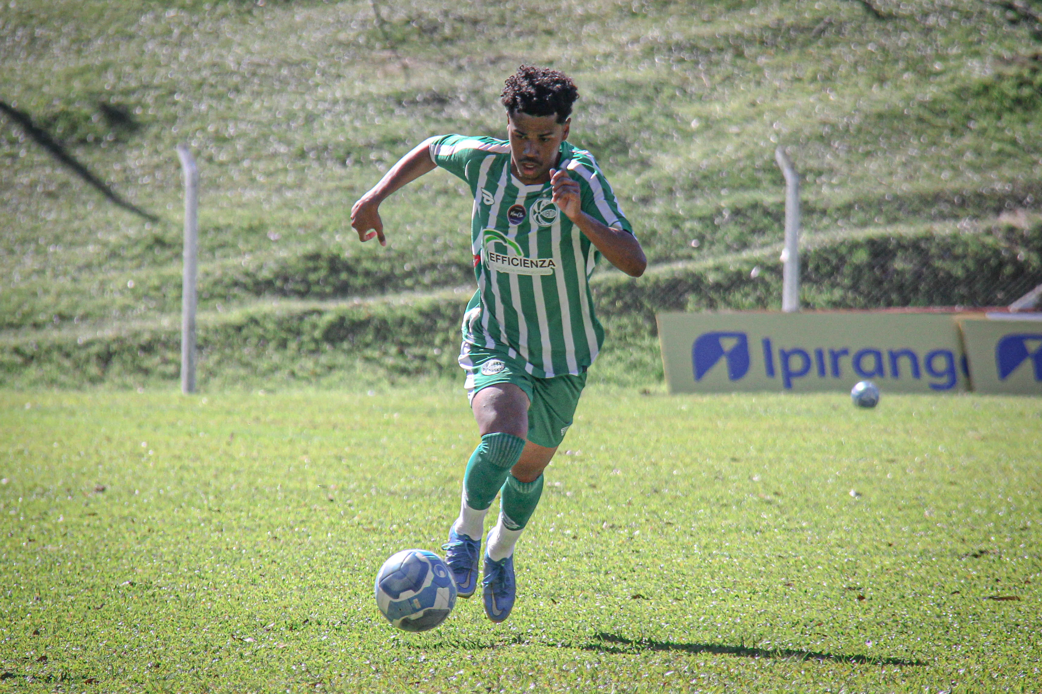 Sub-17 do Ju vence Americano e assume a liderança da Liga Serrana