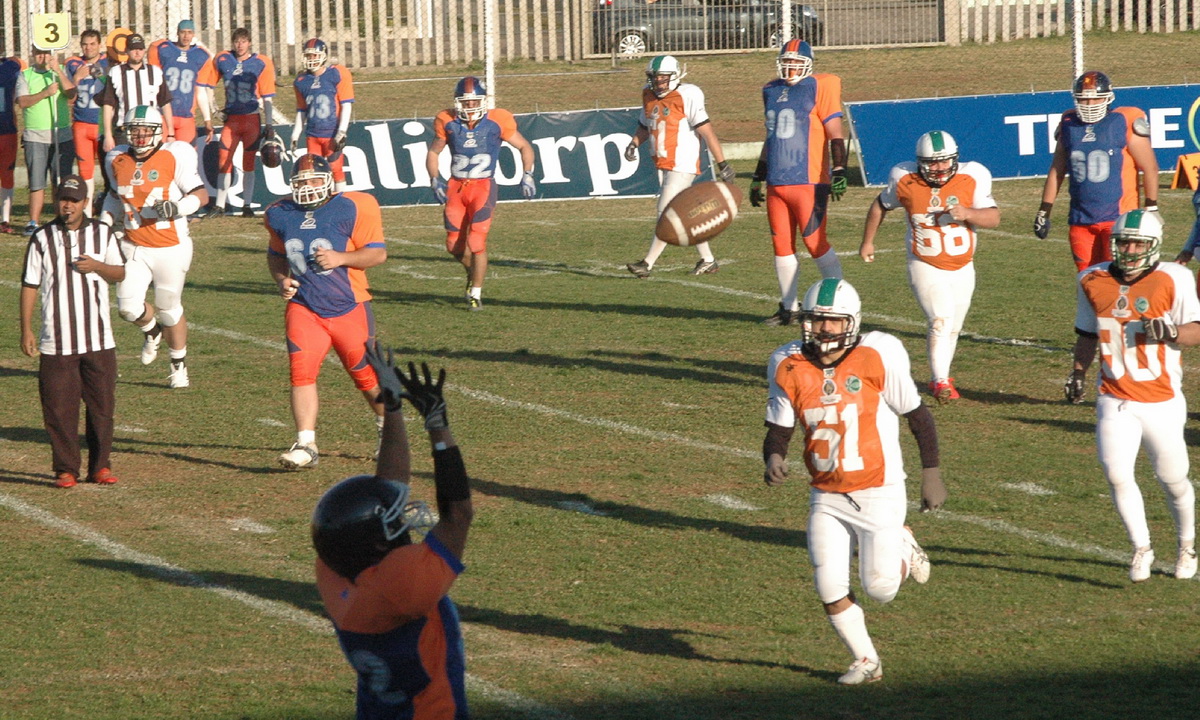 Jaraguá Breakers supera Juventude Gladiators pelo Torneio Touchdown