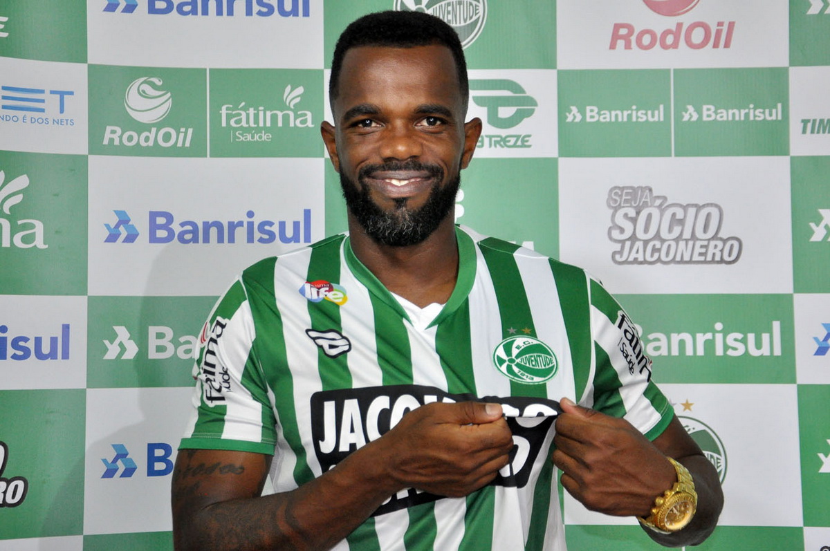 Dez anos depois, atacante Tadeu retorna ao Jaconi