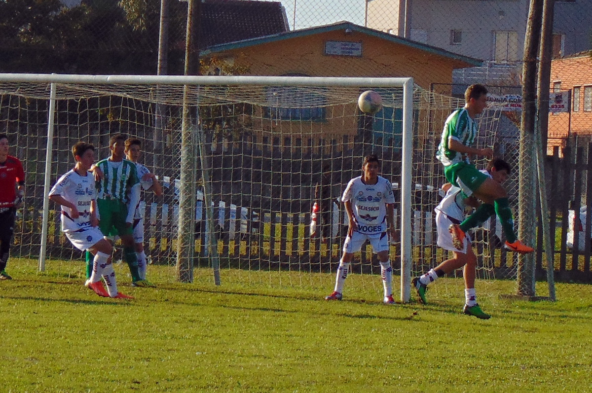Base do Ju supera o rival Caxias no Dia do Desafio