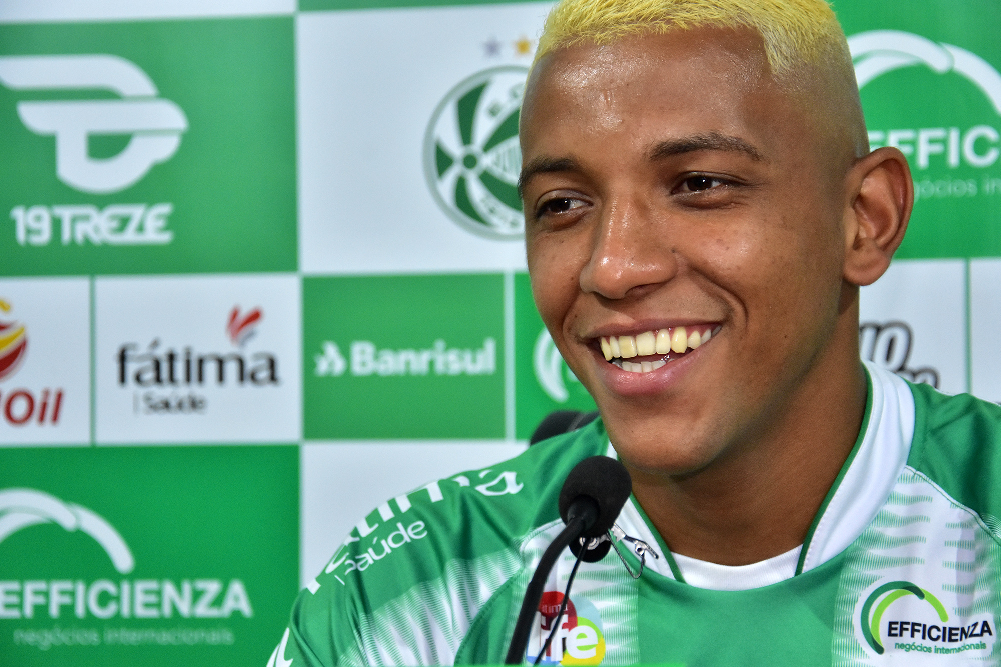 Meia Yago é apresentado no Jaconi