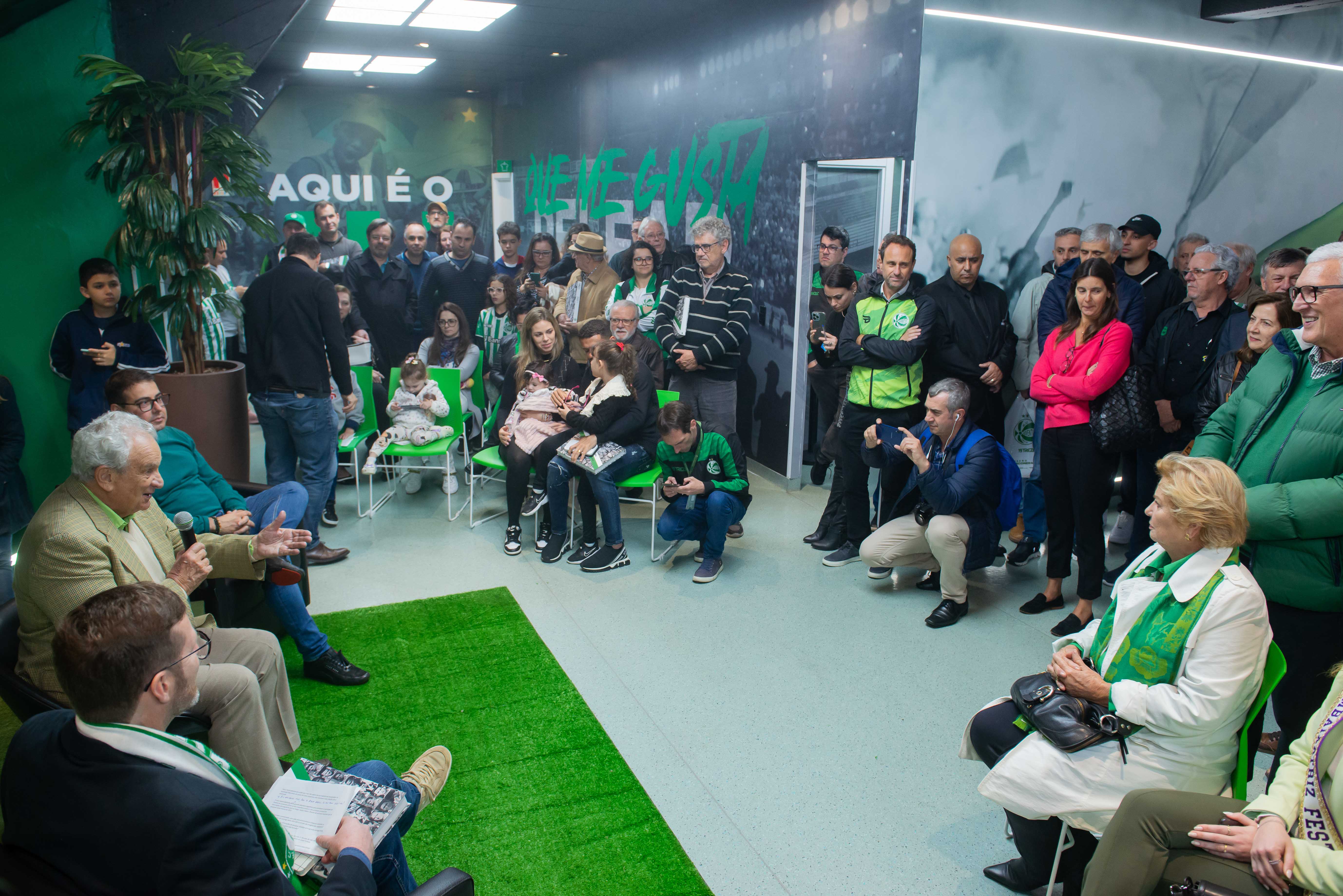 Livro “Juventude – 110 anos: Coração Verde e Alma Jaconera”, de Francisco Michielin, é lançado no Jaconi