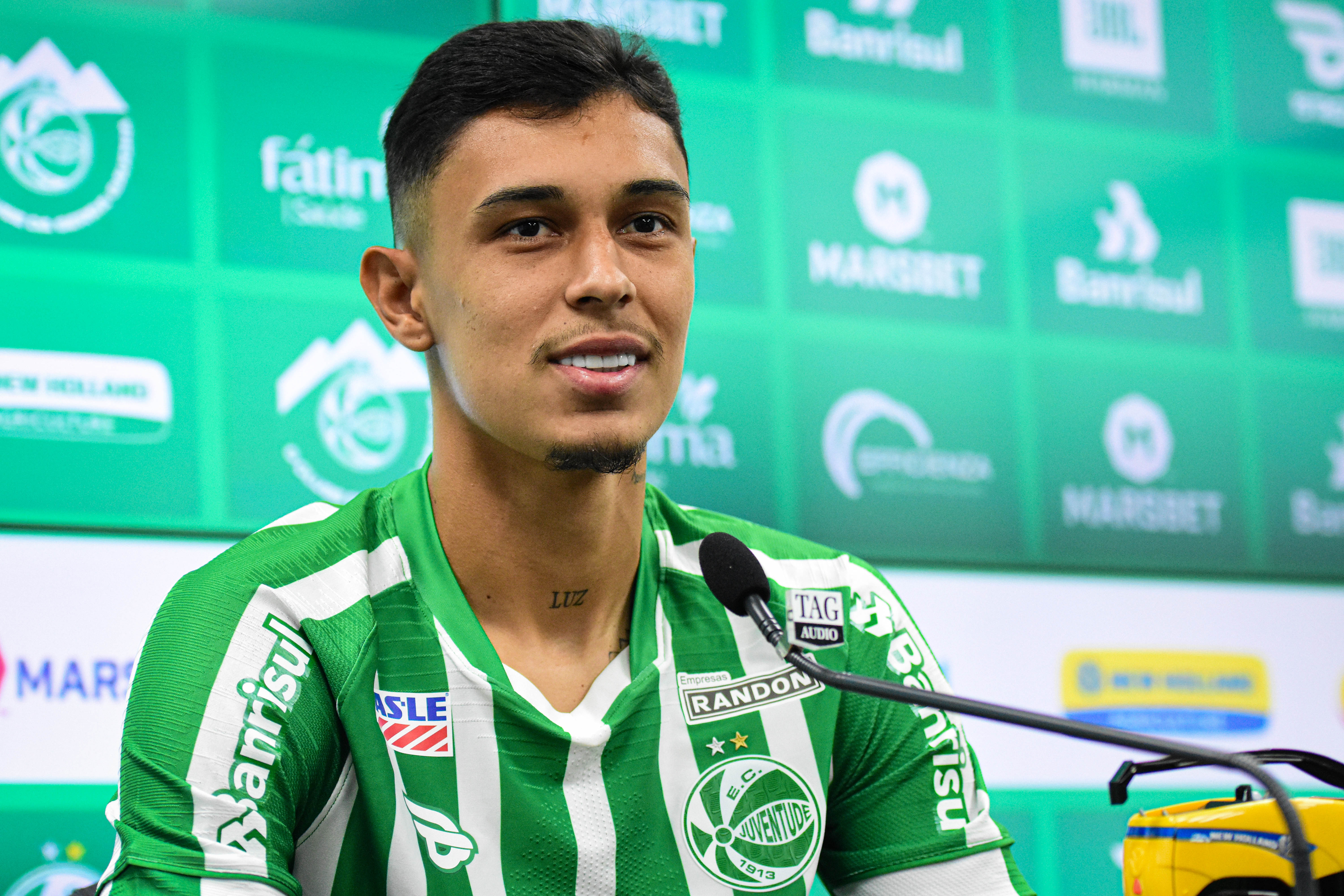 De volta ao Juventude, Vitor Mendes é apresentado no Jaconi