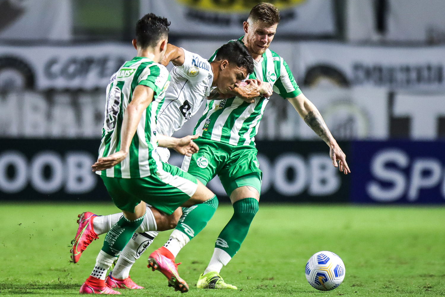 Na Vila Belmiro, Juventude e Santos empatam em 0x0