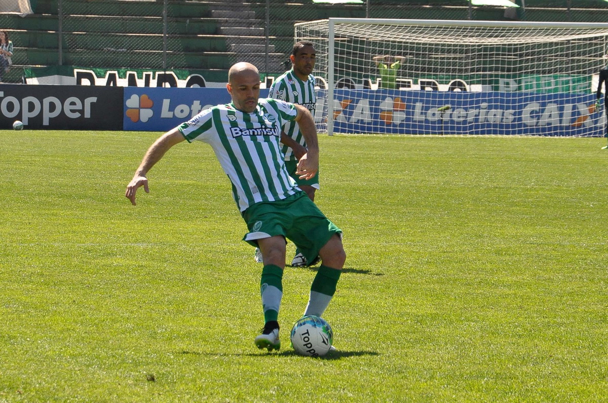 Com péssima arbitragem, Juventude é derrotado em Tombos