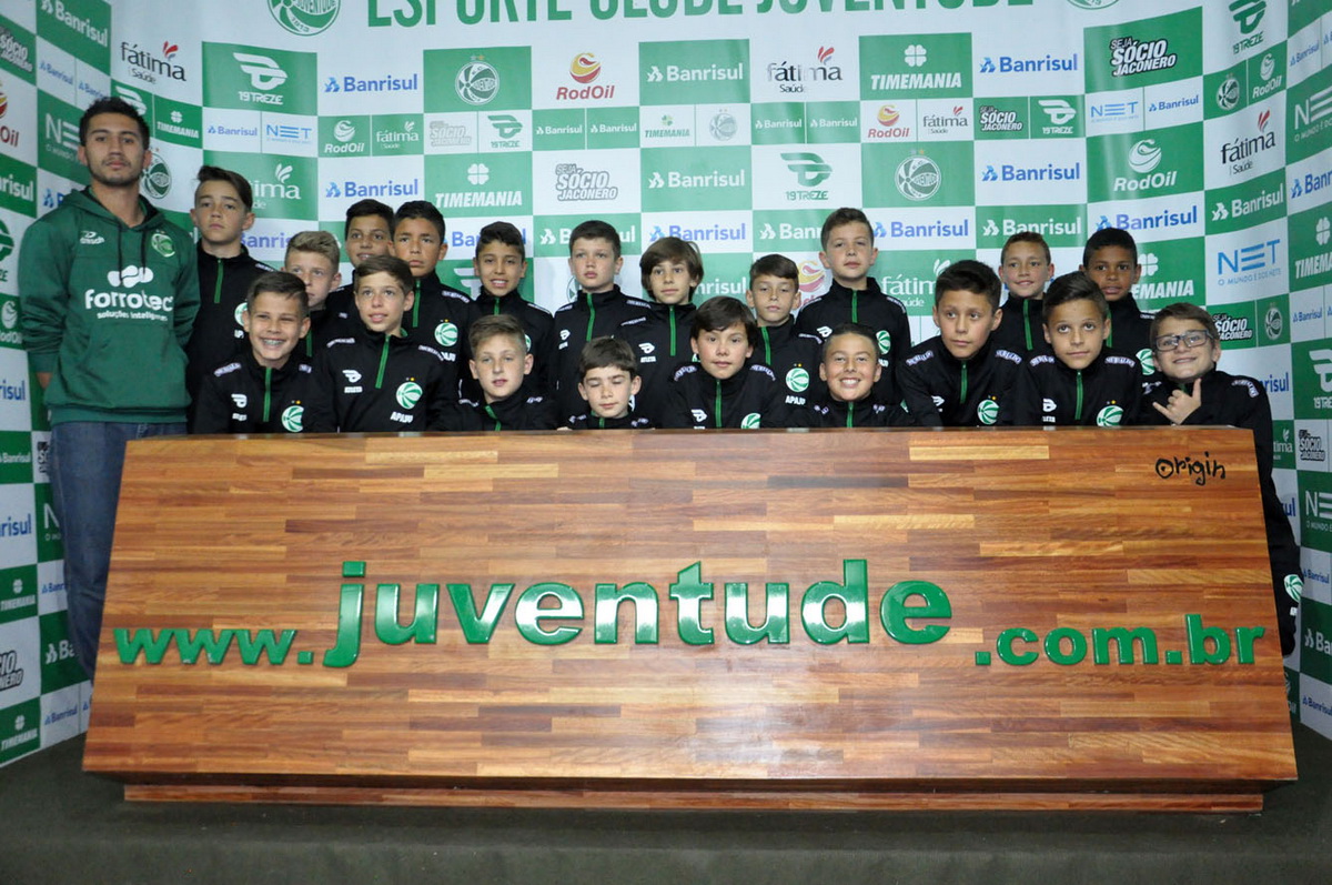 Sub-11 do Juventude parte para a disputa do Torneio da Primavera