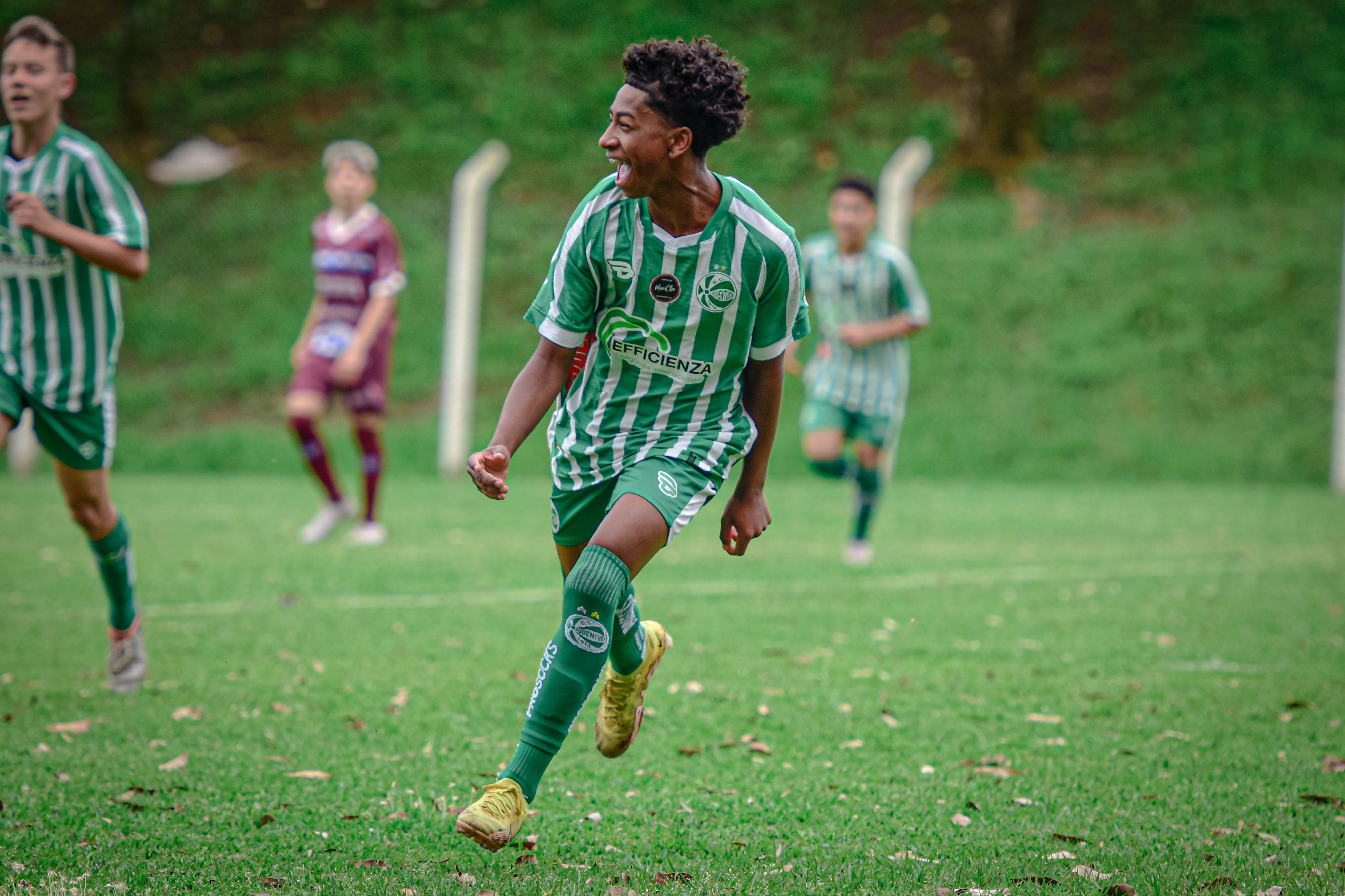 Goleada no Clássico! Juventude vence Caxias e mantém liderança do Gauchão sub-15
