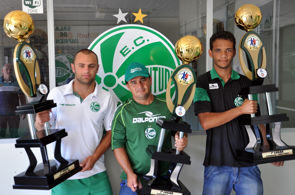 Escolinhas do clube conquistam mais três títulos