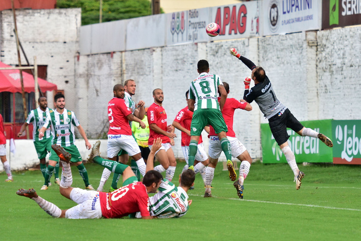 Ju sofre derrota em Ijuí