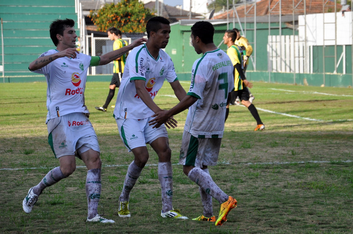 Ju estreia com vitória na Copa Willy Sanvitto