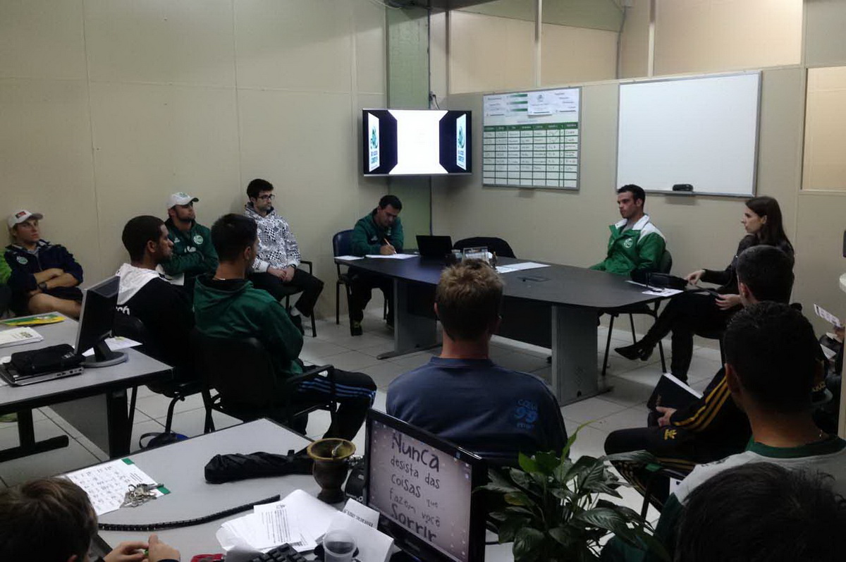 Escola de Futebol: professores realizam seminário