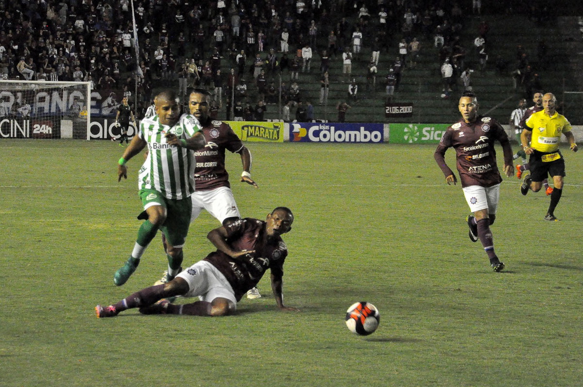 Em jogo truncado, Juventude perde em casa