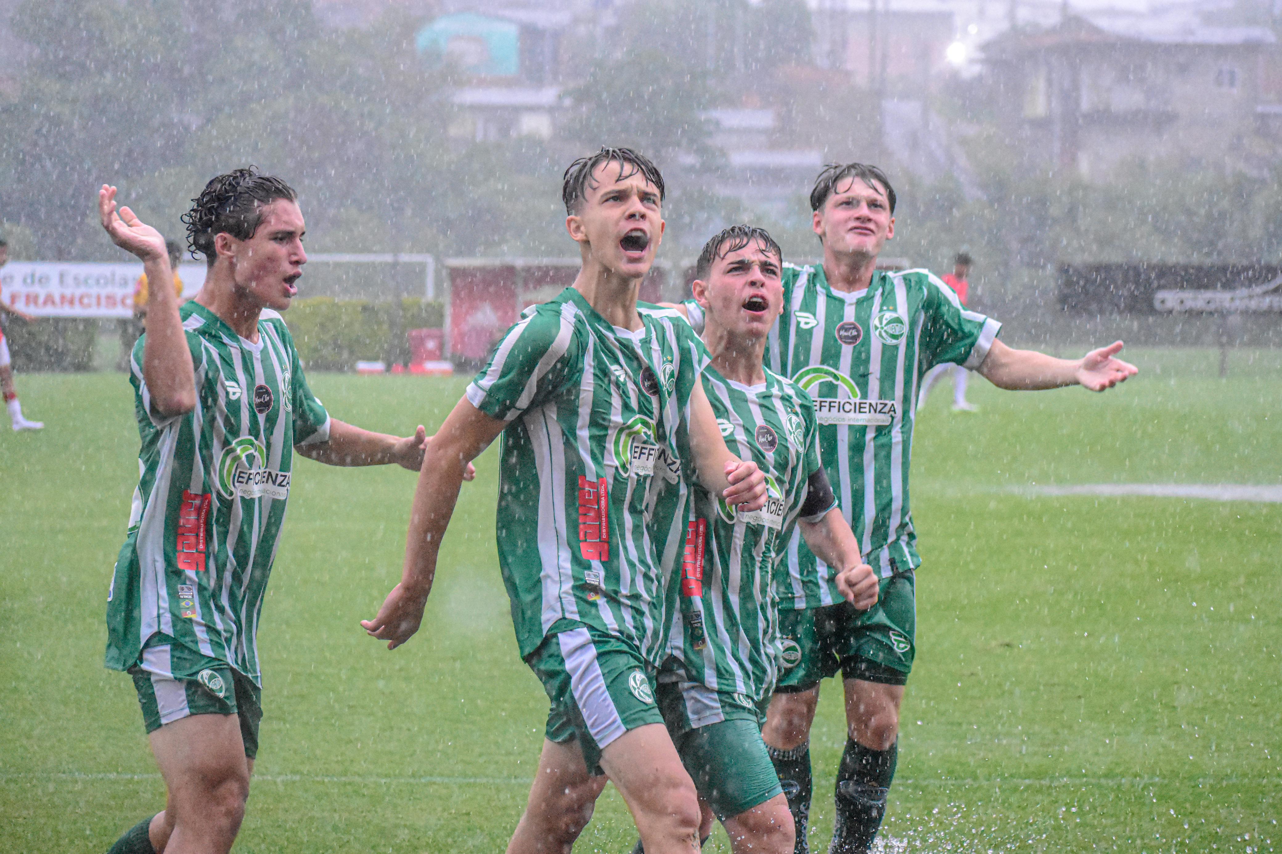 Na raça jaconera! Sub-15 do Ju vence Internacional pelo jogo de ida da semifinal do Gauchão