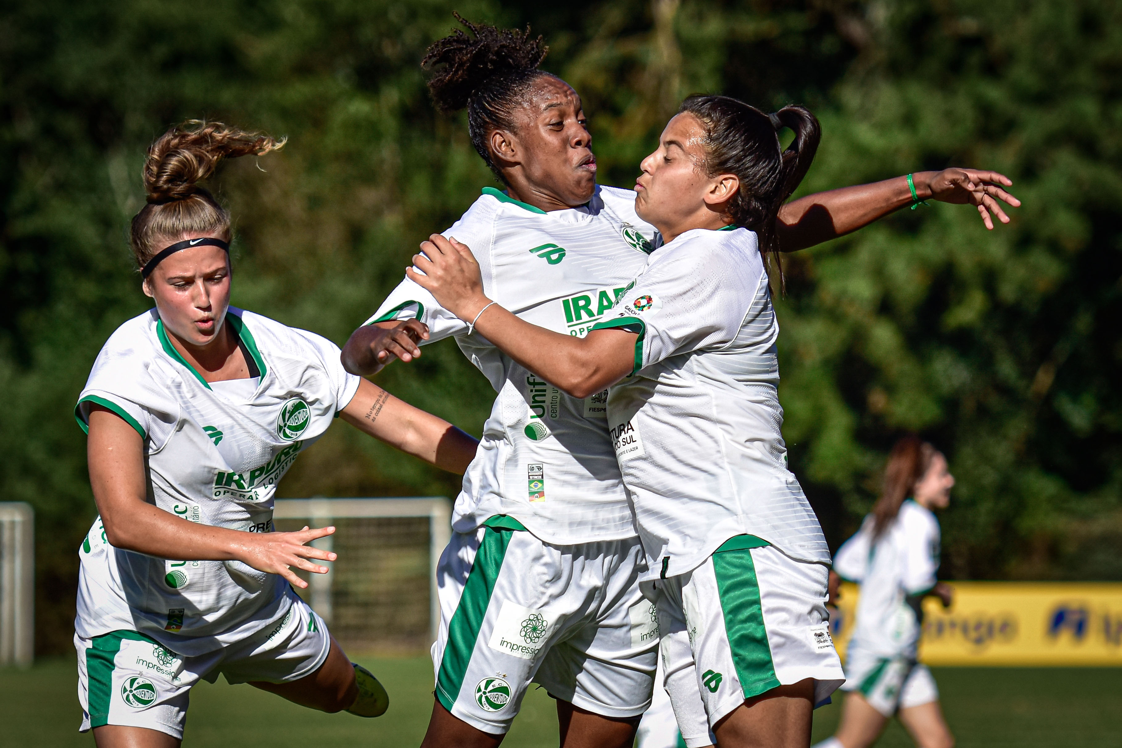 Gurias do Juventude goleiam novamente e seguem na liderança no Gauchão