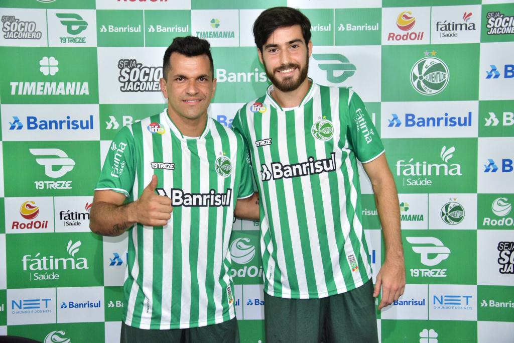 Juventude apresenta o lateral Eltinho e o volante Rodrigo Ancheta 