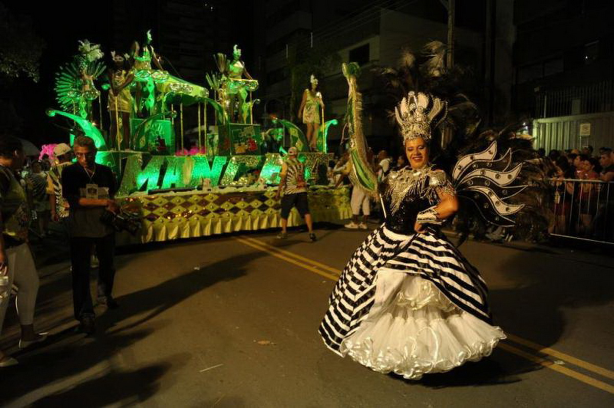 Juventude parabeniza Escola de Samba Mancha Verde pelo título do Carnaval 2016