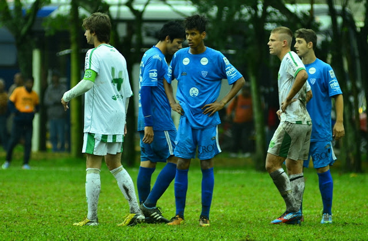 Sub-17 vence o Cruzeiro pela Copa FGF