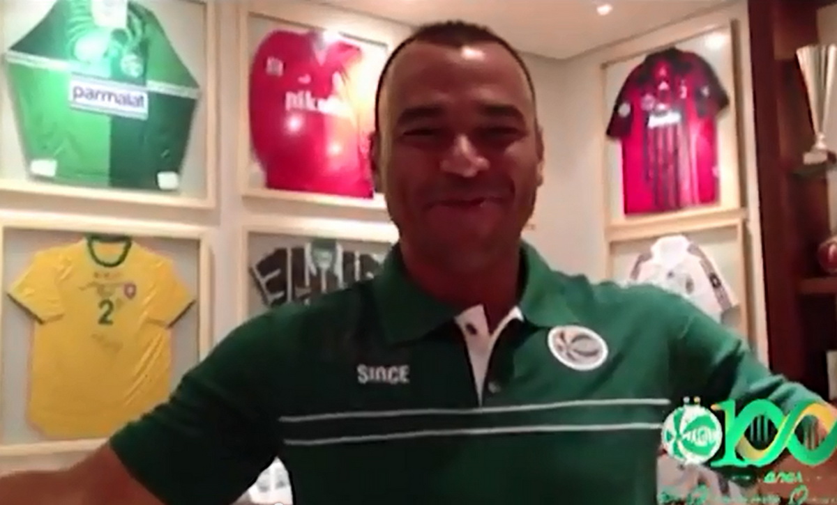 Cafu manda recado para a Papada!