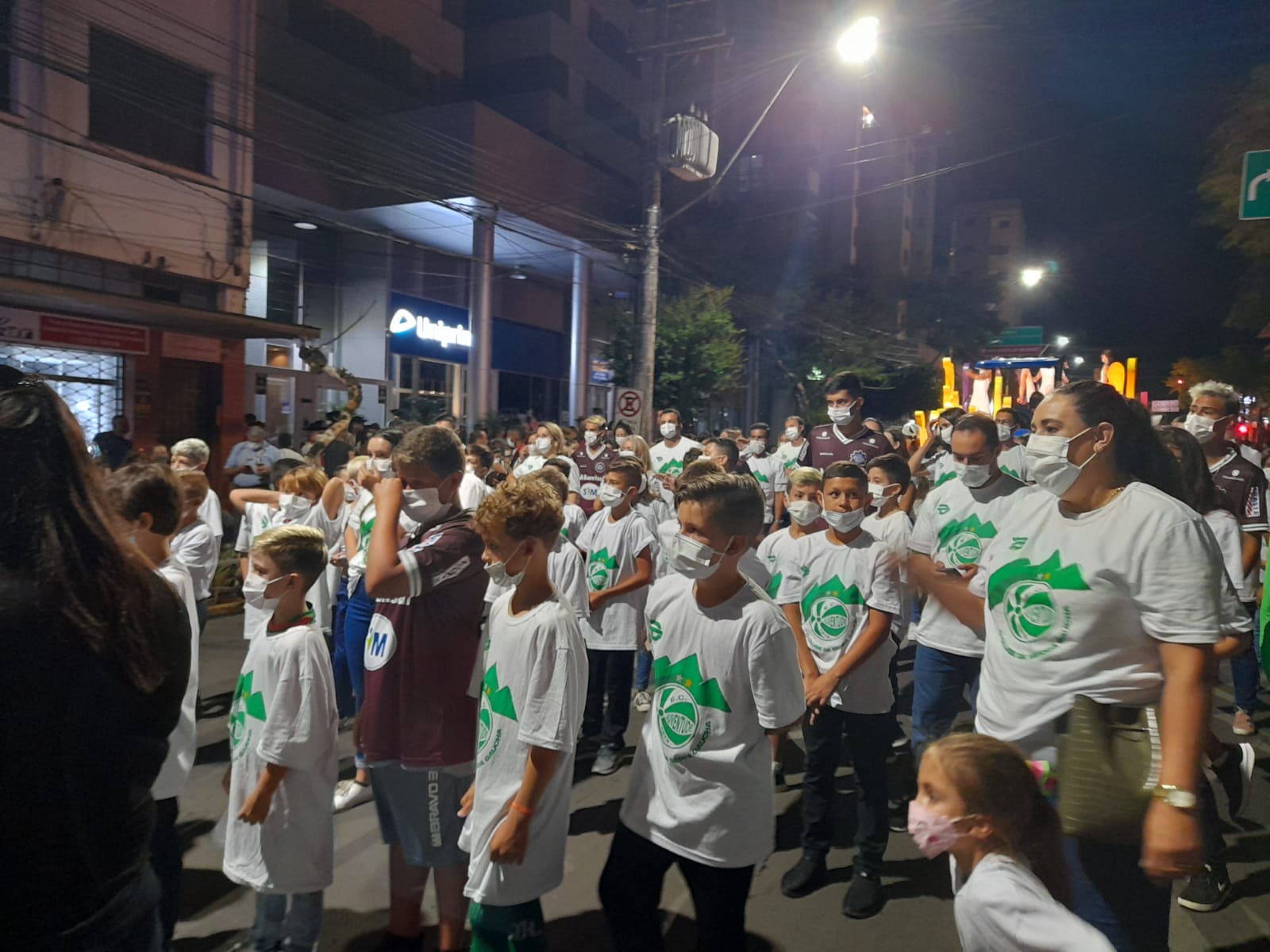 Juventude está presente no desfile cênico e musical da Festa da Uva