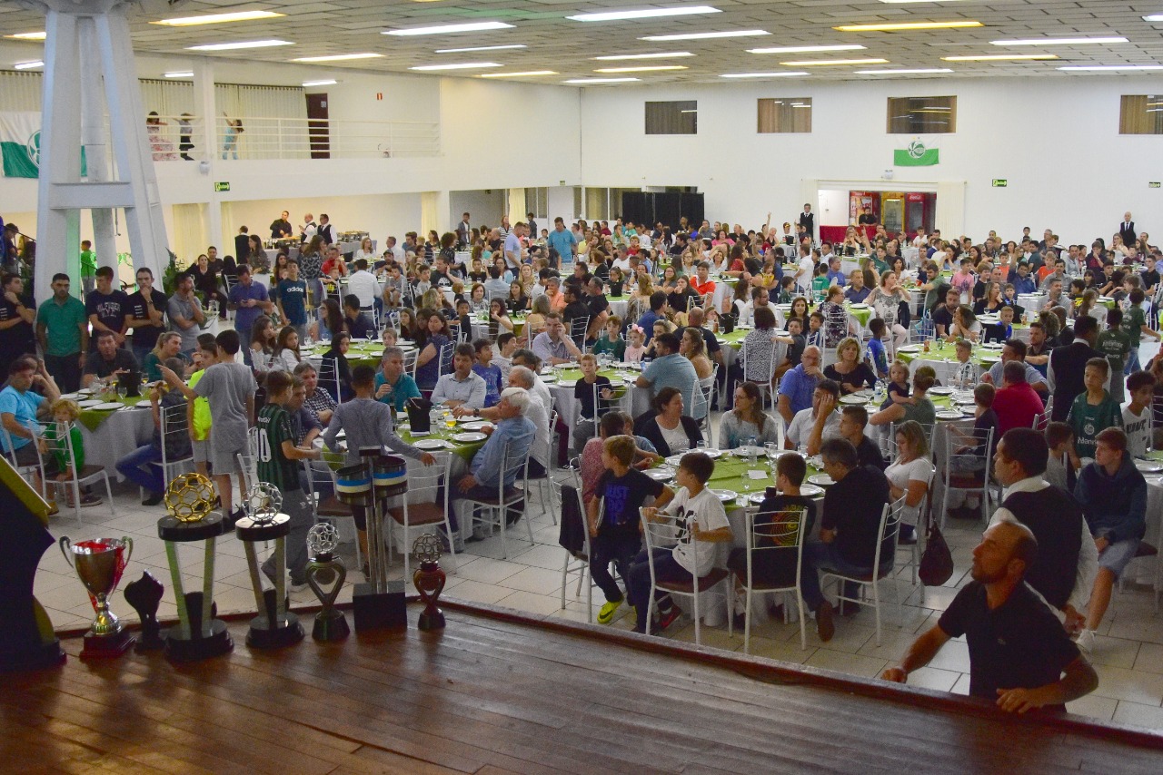 Escola de Futebol realiza jantar de encerramento da temporada 2018