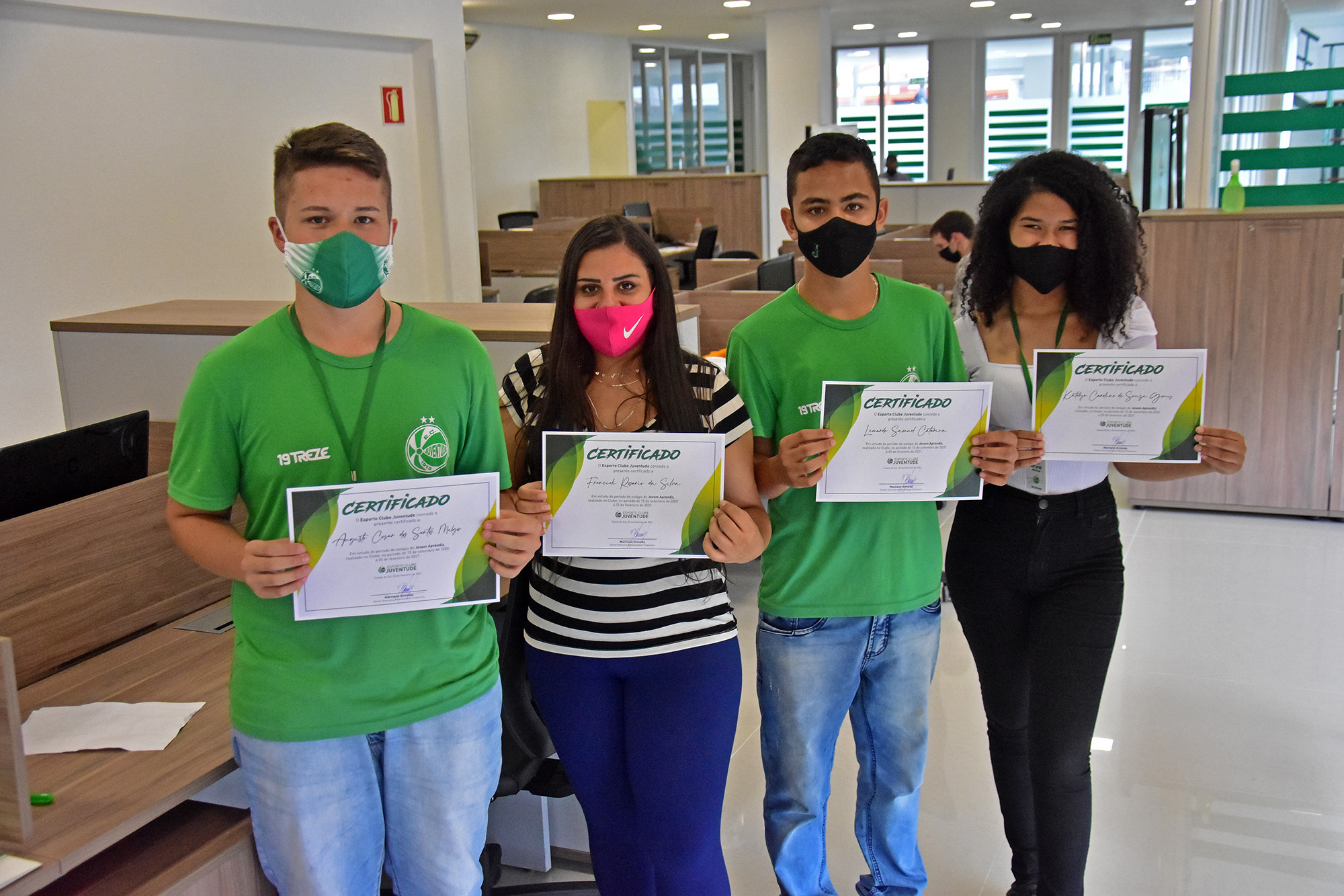 Primeiro grupo de jovens aprendizes encerra ciclo de trabalho no Juventude