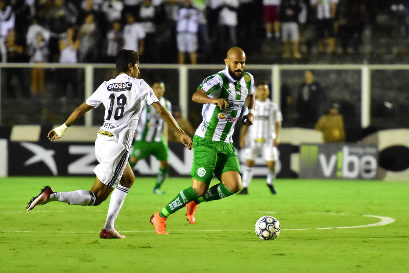 Ju tem boa atuação, mas sofre derrota para o Figueirense na estreia da Série B