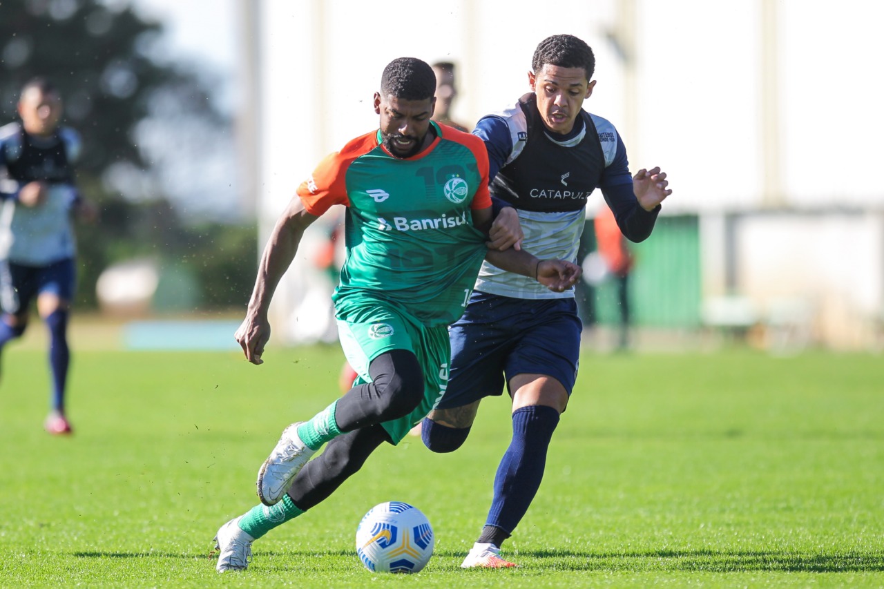 Ju vence jogo-treino em preparação para a Série A