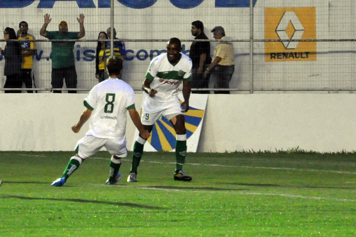 Ju bate Pelotas e vence segunda consecutiva longe de casa