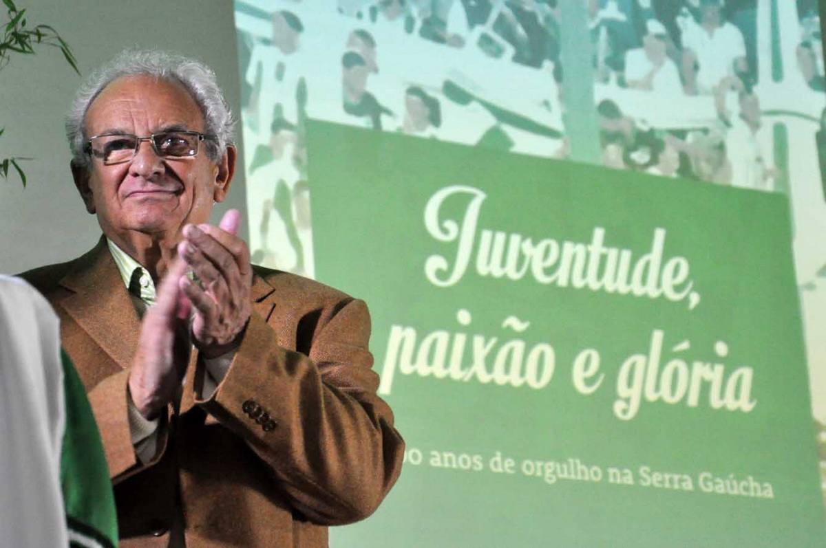 Michielin lança o livro Juventude, paixão e glória