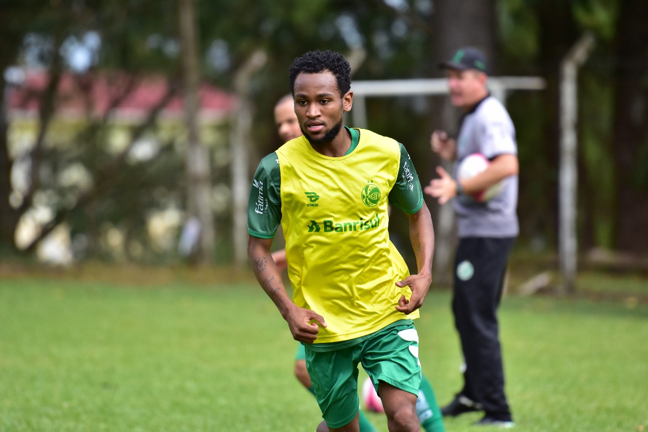 Guilherme Choco é apresentado no Alfredo Jaconi