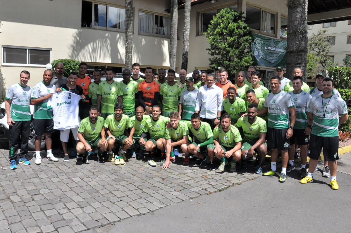 Alan Ruschel visita delegação do Ju em Bento e deixa mensagem de agradecimento