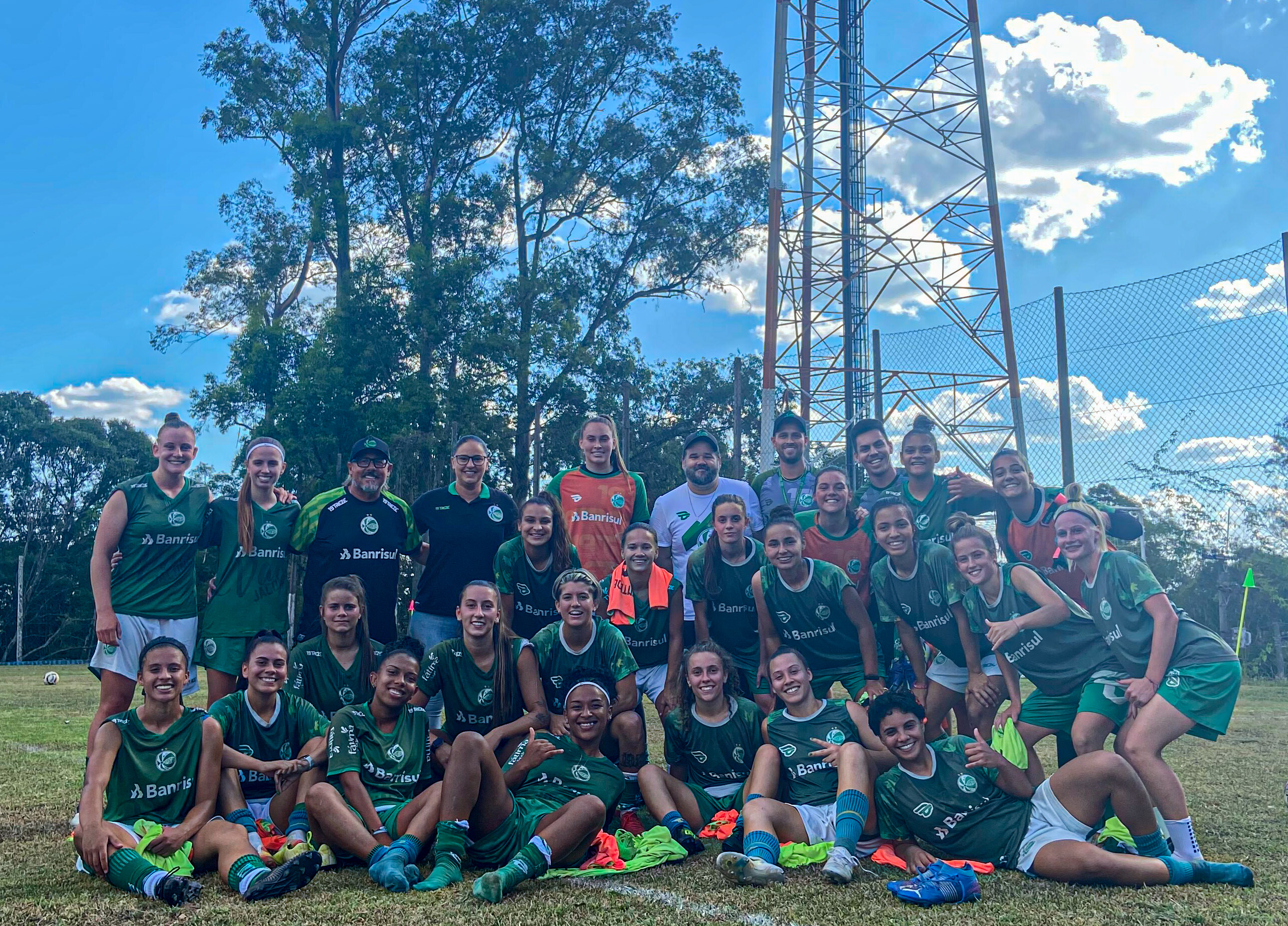 Equipe sub-20 das Esmeraldas inicia temporada
